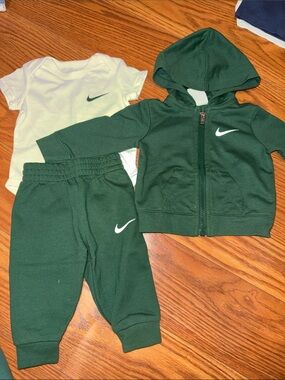 Nike Kids 3-Piece Green & White Hoodie Set